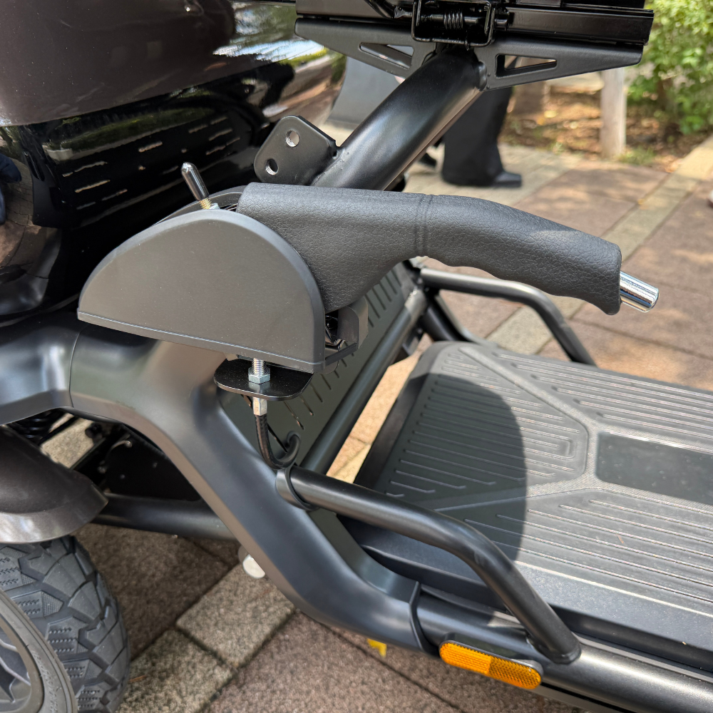 ELEMOs エレグランG-class MAX 免許不要・特定小型EV4輪 - 画像 (10)