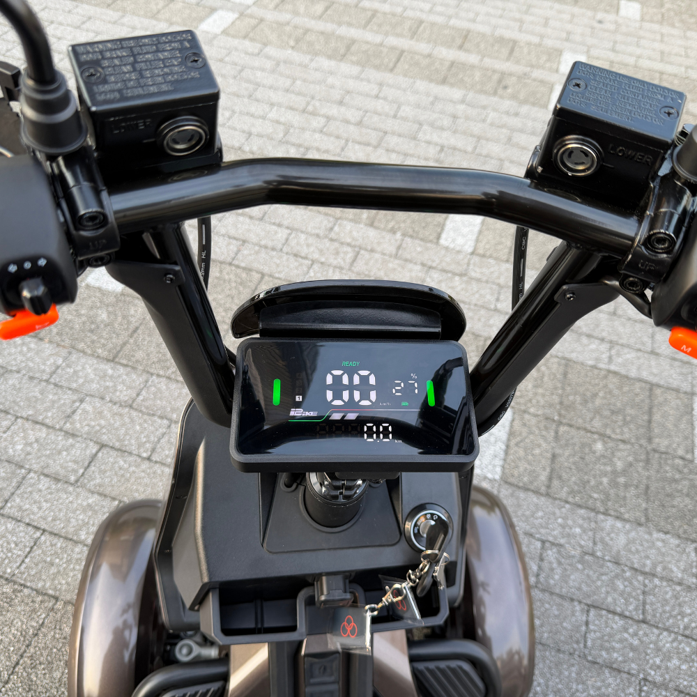 ELEMOs エレグランG-class MAX 免許不要・特定小型EV4輪 - 画像 (9)